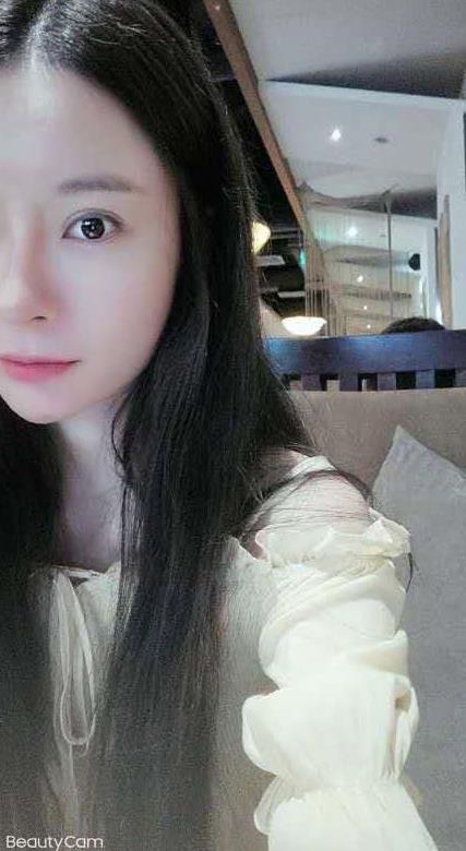 白云邻家御姐素素